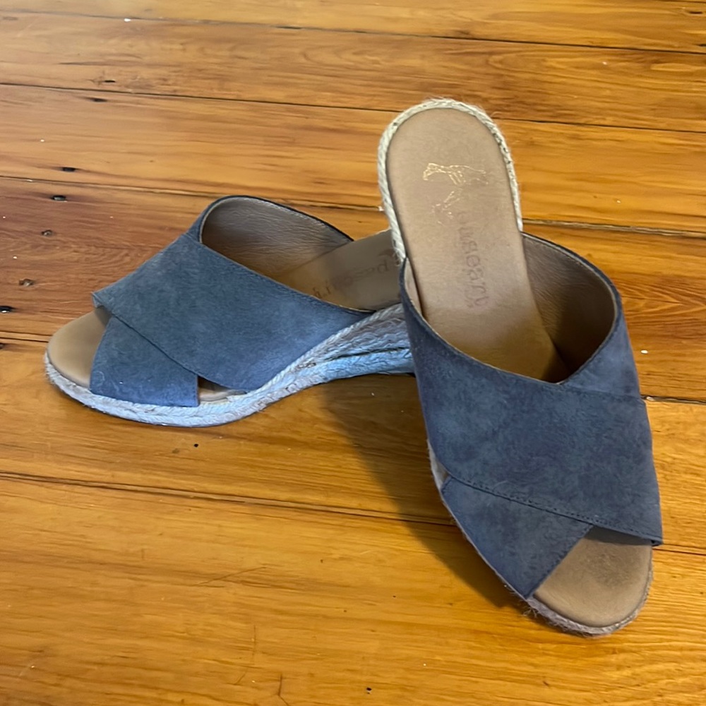 Beautiful gray suede cross band espadrilles